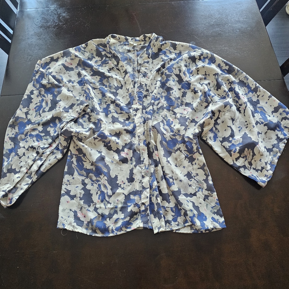 Floral Blue and White Women's Top